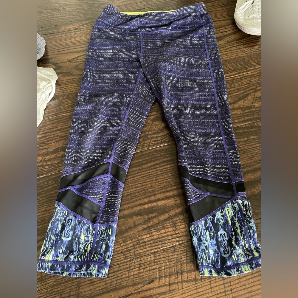 Colorful leggings with sheer cut out